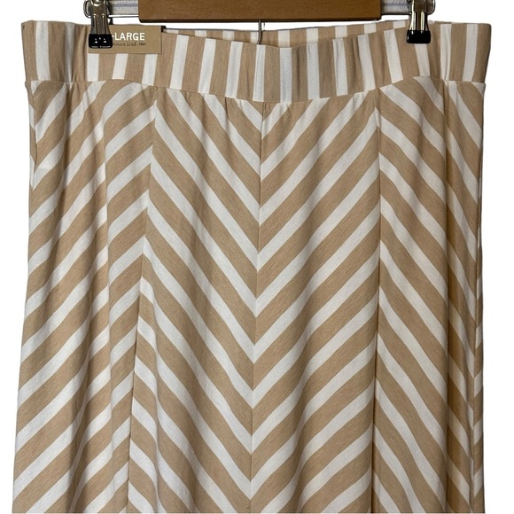 Maurices Tan/White Diagonal Striped Maxi Skirt Size XL #H1213 NWT Soft! - Picture 5 of 10